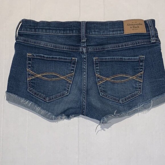 Abercrombie & Fitch distressed denim short size 2 / 26 - Picture 6 of 8